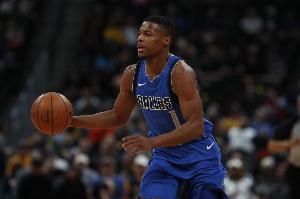 Stein:独行侠签丹尼斯-史密斯是确保他能为发展联盟球队打球 Stein:独行侠签丹尼斯-史密斯是确保他能为发展联盟球队打球