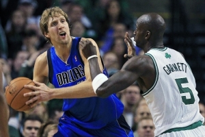 KG和司机谁更强?杨毅:类型不同 加内特防守更厉害&司机进攻更强 KG和司机谁更强?杨毅:类型不同 加内特防守更厉害&司机进攻更强