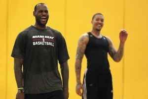 夸梅:贝弗利单挑能完爆吹杨 就像詹姆斯和比斯利根本不一个档次 夸梅:贝弗利单挑能完爆吹杨 就像詹姆斯和比斯利根本不一个档次