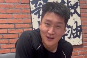 输家30个俯卧撑!马布里&孙悦约战投10个三分 疑似孙悦妻子入镜 输家30个俯卧撑!马布里&孙悦约战投10个三分 疑似孙悦妻子入镜