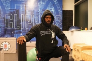 前球员:詹姆斯太自恋了必须一直被关注 从不在输球时承担责任 前球员:詹姆斯太自恋了必须一直被关注 从不在输球时承担责任