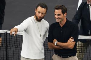 都好帅!库里与费德勒合影 还对着大通中心某处指指点点~ 都好帅!库里与费德勒合影 还对着大通中心某处指指点点~