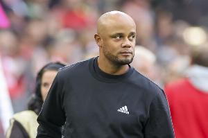 哈曼:孔帕尼的高强度战术令我担忧,可能让球员下半程顶不住 哈曼:孔帕尼的高强度战术令我担忧,可能让球员下半程顶不住