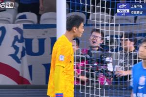 人麻了!周定洋最后时刻读秒绝平申花,薛庆浩面色铁青 人麻了!周定洋最后时刻读秒绝平申花,薛庆浩面色铁青