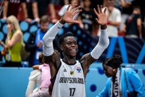 施罗德进名人堂?弗莱:他之于德国队好比洛瑞之于猛龙 该奖励他 施罗德进名人堂?弗莱:他之于德国队好比洛瑞之于猛龙 该奖励他