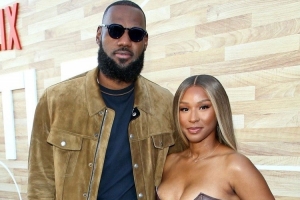 夸梅:如果传出詹姆斯和白人女性有染 你还会把他当偶像吗? 夸梅:如果传出詹姆斯和白人女性有染 你还会把他当偶像吗?