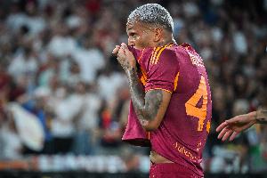 全市场:罗马在德比战第二天立刻重返训练,缺阵的韦斯利参加合练 全市场:罗马在德比战第二天立刻重返训练,缺阵的韦斯利参加合练