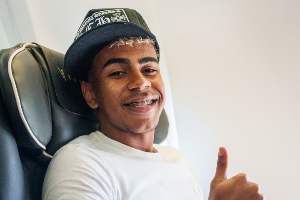 起飞✈巴萨官推晒照:拉菲尼亚、亚马尔等人启程前往金球颁奖 起飞✈巴萨官推晒照:拉菲尼亚、亚马尔等人启程前往金球颁奖