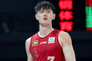 长岛篮网主教练：期待执教曾凡博 他能投篮&运动能力出色