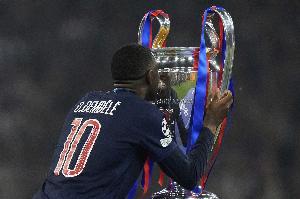 队报:金球热门候选登贝莱将按原计划出席颁奖礼,近几天他很平静 队报:金球热门候选登贝莱将按原计划出席颁奖礼,近几天他很平静