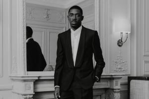 帅气优雅😎登贝莱晒今晚出席金球奖典礼的西装照 帅气优雅😎登贝莱晒今晚出席金球奖典礼的西装照