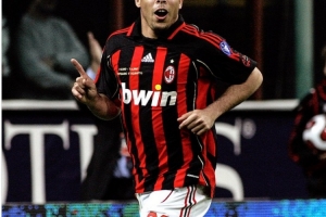 罗纳尔多迎49岁生日,AC米兰官推晒照为其送上生日祝福 罗纳尔多迎49岁生日,AC米兰官推晒照为其送上生日祝福