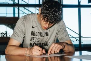 曾凡博:打中国赛意义非凡 我必须继续努力为所有亚裔打破偏见 曾凡博:打中国赛意义非凡 我必须继续努力为所有亚裔打破偏见