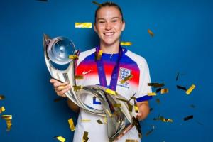 欧冠+欧洲杯冠军≠金球!女足金球引争议:鲁索被抢劫 简直是作弊 欧冠+欧洲杯冠军≠金球!女足金球引争议:鲁索被抢劫 简直是作弊