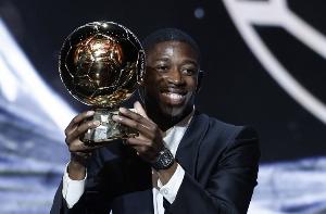 RMC:巴黎球员在更衣室里观看金球颁奖直播 听到登贝莱名字才欢呼 RMC:巴黎球员在更衣室里观看金球颁奖直播 听到登贝莱名字才欢呼