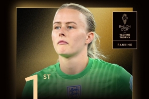 荣获女足雅辛奖!切尔西女足门将汉普顿:爷爷我想你,我做到了 荣获女足雅辛奖!切尔西女足门将汉普顿:爷爷我想你,我做到了