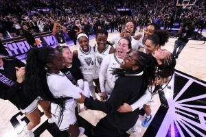 组队第一年,一群“边缘人”打进了季后赛 组队第一年,一群“边缘人”打进了季后赛