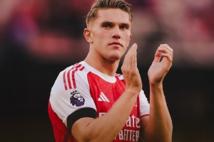 阿森纳官方晒海报,祝贺约克雷斯获得2025年盖德-穆勒奖 阿森纳官方晒海报,祝贺约克雷斯获得2025年盖德-穆勒奖