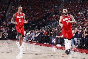 火记：要疯抢前板了 预计小贾+DFS会补充首发阵容 续约泰特很关键