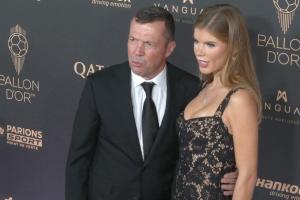 年龄差38岁!64岁马特乌斯携26岁女友出席金球奖典礼 年龄差38岁!64岁马特乌斯携26岁女友出席金球奖典礼