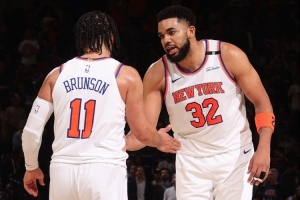 唐斯:新赛季可以更多利用无球给布伦森减负 就像库里一样 唐斯:新赛季可以更多利用无球给布伦森减负 就像库里一样