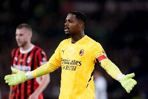 和切尔西抢人!英媒:曼联引进新门将瞄准迈尼昂,阿莫林看重经验 和切尔西抢人!英媒:曼联引进新门将瞄准迈尼昂,阿莫林看重经验