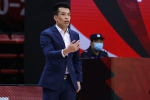 解立彬:球队与CBA强队存在差距 但我们时刻准备着 等待机会到来 解立彬:球队与CBA强队存在差距 但我们时刻准备着 等待机会到来