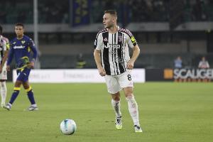 米体:库普梅纳斯需耗费3600万预算+年薪450万,相当于一球320万 米体:库普梅纳斯需耗费3600万预算+年薪450万,相当于一球320万