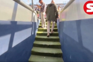 接近重返主场!每体晒诺坎普球场球员通道视频 接近重返主场!每体晒诺坎普球场球员通道视频