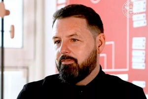 邮报:曼联挖角布伦特福德青训总监,两队周末交锋更具火药味 邮报:曼联挖角布伦特福德青训总监,两队周末交锋更具火药味