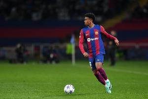 记者:巴尔德参加巴萨今日合练,亚马尔仍单独训练 记者:巴尔德参加巴萨今日合练,亚马尔仍单独训练