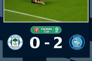 这集看过!联赛杯边裁在维冈主场受伤,去年一位主裁也在这受伤 这集看过!联赛杯边裁在维冈主场受伤,去年一位主裁也在这受伤