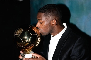 【小吧社交秀】登贝莱圆梦金球 胡梅尔斯女友参加啤酒节 【小吧社交秀】登贝莱圆梦金球 胡梅尔斯女友参加啤酒节