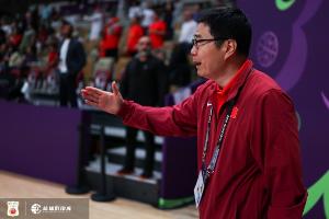 新赛季CBA各队分4组共42轮 同组对手2客1主或1客2主&组外1客1主 新赛季CBA各队分4组共42轮 同组对手2客1主或1客2主&组外1客1主