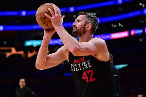 美记:预计凯文-乐福将参加爵士训练营 双方暂未推进买断谈判 美记:预计凯文-乐福将参加爵士训练营 双方暂未推进买断谈判