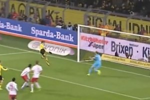 2017年,20岁的登贝莱为奥巴梅扬送出的天秀助攻 2017年,20岁的登贝莱为奥巴梅扬送出的天秀助攻