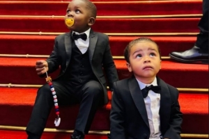 可爱捏!亚马尔社媒晒出弟弟在金球奖颁奖典礼的照片 可爱捏!亚马尔社媒晒出弟弟在金球奖颁奖典礼的照片