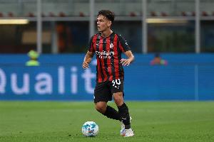 记者:亚沙里昨天重返米兰内洛,目标10月底或11月初回归米兰合练 记者:亚沙里昨天重返米兰内洛,目标10月底或11月初回归米兰合练