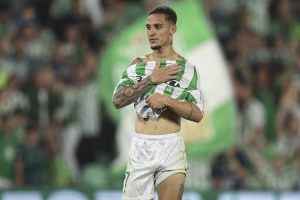 安东尼:两到三周前我才开始和球队一起训练 进球是种解脱的感觉 安东尼:两到三周前我才开始和球队一起训练 进球是种解脱的感觉