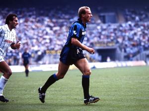 鲁梅尼格迎来70岁生日,国米官方发文为其庆生 鲁梅尼格迎来70岁生日,国米官方发文为其庆生