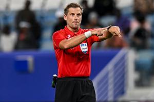 直播吧:澳大利亚裁判亚历山大-金将执法亚泰vs海牛保级大战 直播吧:澳大利亚裁判亚历山大-金将执法亚泰vs海牛保级大战