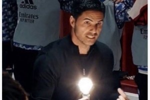 今日趣图:你什么007?阿隆索斯洛特0平0负7胜 塔子0英超0欧冠7年 今日趣图:你什么007?阿隆索斯洛特0平0负7胜 塔子0英超0欧冠7年