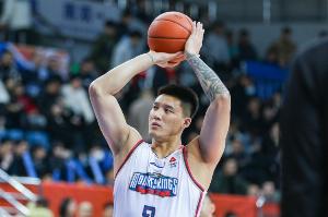 直播吧:自由球员曾繁日已与吉林签2年合同 需等到11月窗口期官宣 直播吧:自由球员曾繁日已与吉林签2年合同 需等到11月窗口期官宣