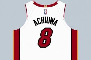 签一年合同!球衣记者:阿丘瓦在热火穿8号球衣 签一年合同!球衣记者:阿丘瓦在热火穿8号球衣