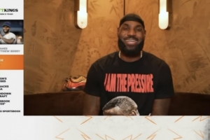 詹姆斯:NBA停摆时海鹰队给我寄来球衣 我曾认真考虑过加盟NFL 詹姆斯:NBA停摆时海鹰队给我寄来球衣 我曾认真考虑过加盟NFL