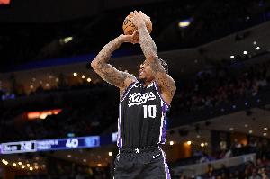 德罗赞:我不会强迫自己多扔3分 希望能允许每个球员发挥自己优势 德罗赞:我不会强迫自己多扔3分 希望能允许每个球员发挥自己优势