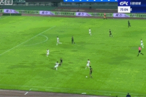 进球无效!浙江第76分钟打入一球,裁判判罚奥乌苏犯规在先 进球无效!浙江第76分钟打入一球,裁判判罚奥乌苏犯规在先