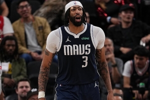 Lowe:浓眉打4篮板控制更好 球队要发掘其进攻潜力不能只让其跳投 Lowe:浓眉打4篮板控制更好 球队要发掘其进攻潜力不能只让其跳投