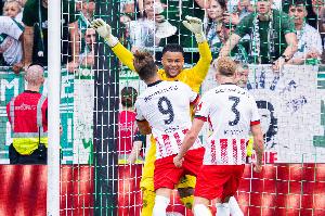 点球杀手!弗赖堡门将连续5次扑出点球,创德甲历史记录 点球杀手!弗赖堡门将连续5次扑出点球,创德甲历史记录