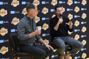 球队内外部有夺冠压力?雷迪克:作为一名湖人总是有压力的 球队内外部有夺冠压力?雷迪克:作为一名湖人总是有压力的